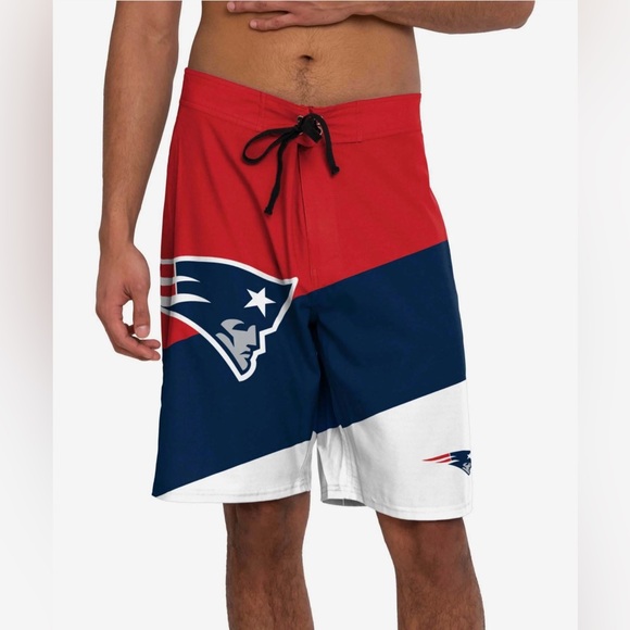 Foco NFL Team Apparel Men's New England Patriots Color Dive Boardshorts Size L - Picture 1 of 9
